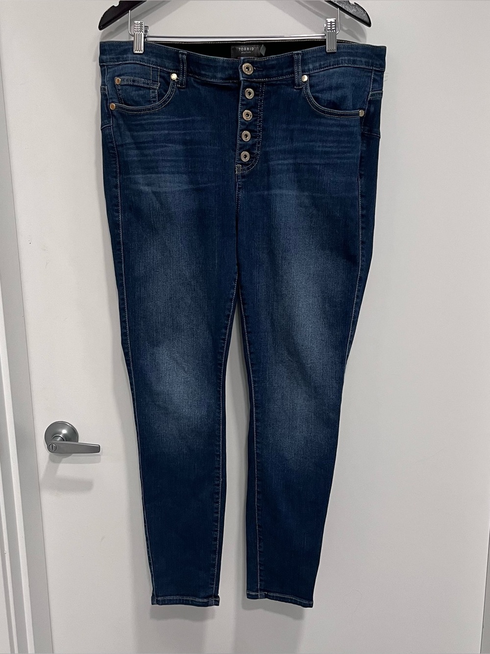 Torrid Bombshell Skinny Premium Stretch High Rise Jeans Blue Button Fly Size 18